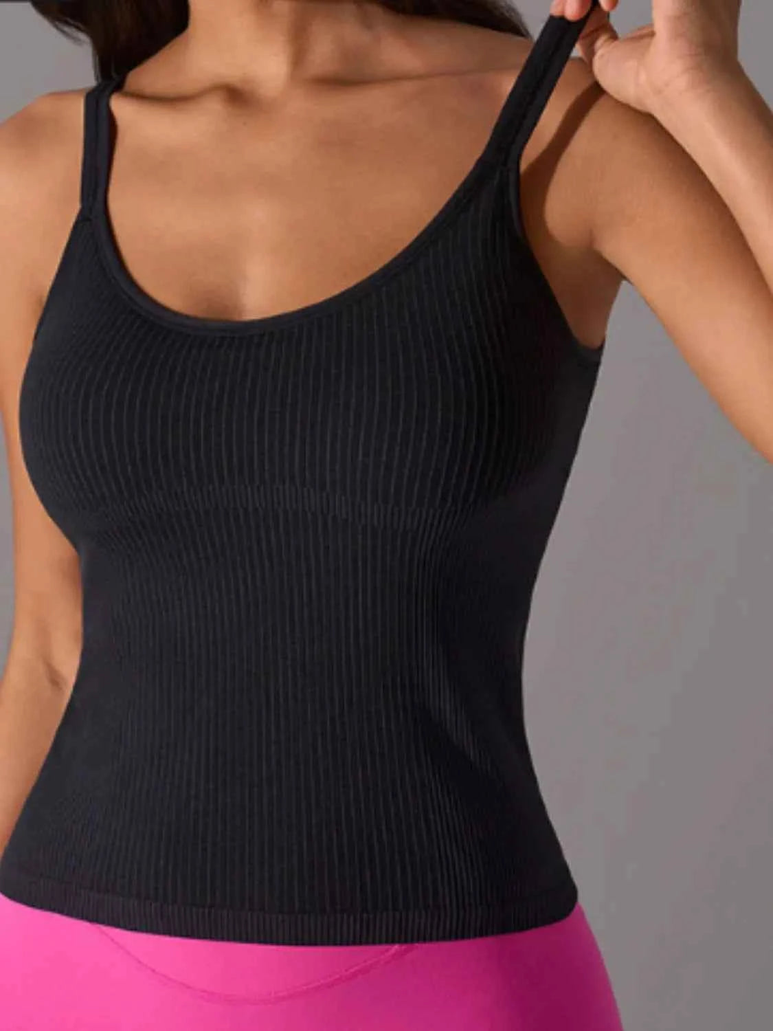 Scoop Neck Active Tank with Detachable Chest Pads