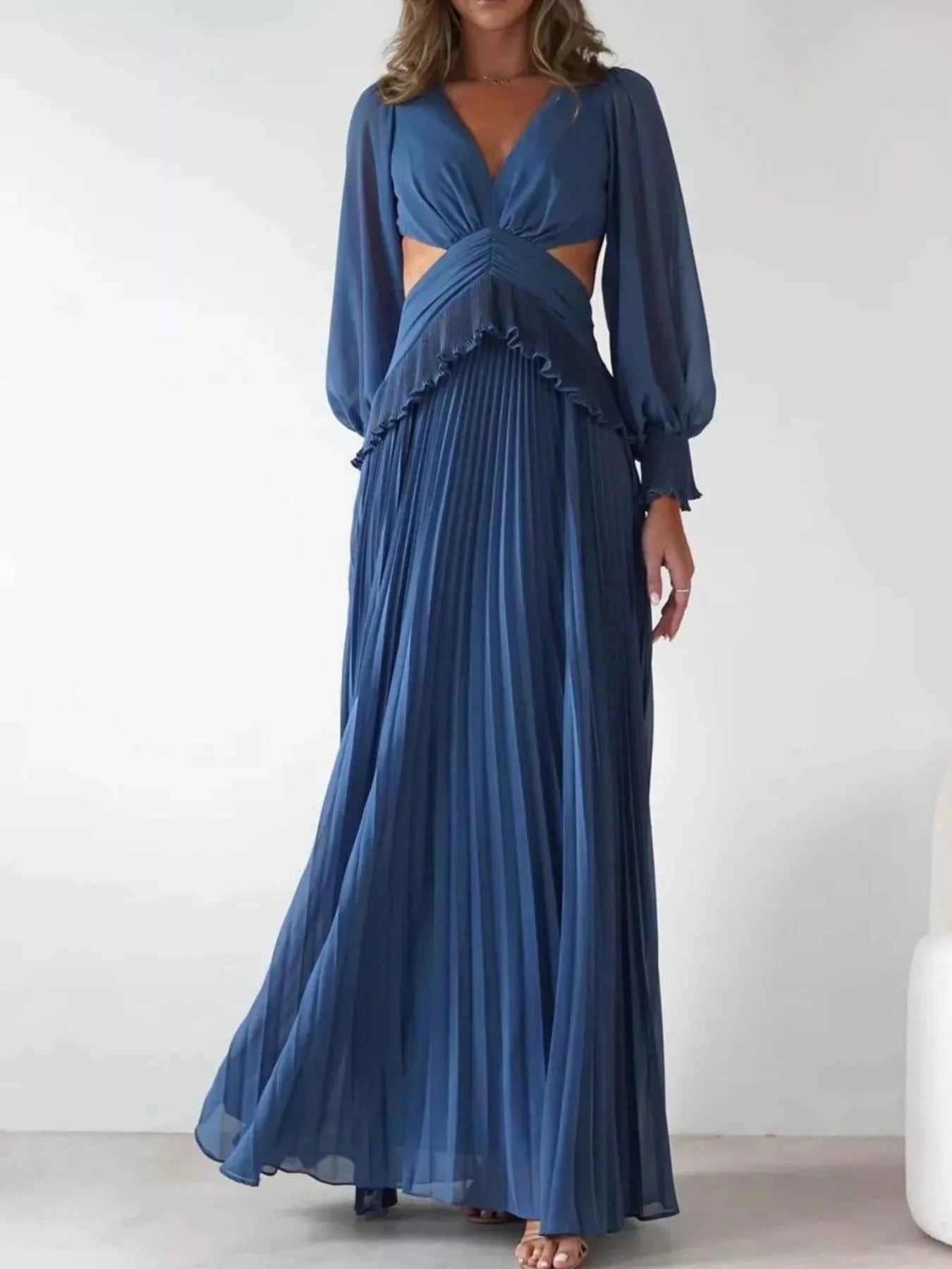 Backless Pleated Long Sleeve Maxi Dress